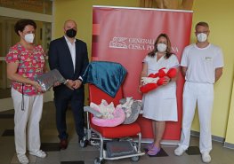 Novorozenecké oddělení získalo nové klokánkovací křeslo