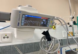 Kapka naděje nadělila novorozeneckému oddělení monitory životních funkcí