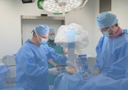 Unikátní patní hřeb z Pardubic pomohl už tisícům pacientů. Nyní vzniká jeho druhá generace