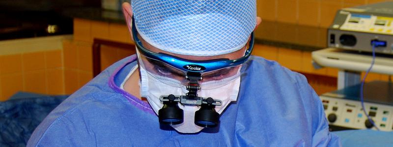 Cévní chirurgové Pardubické nemocnice získali důležitou operační pomůcku