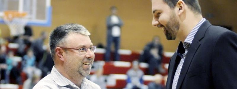 Pardubičtí basketbalisté obdarovali dětská oddělení