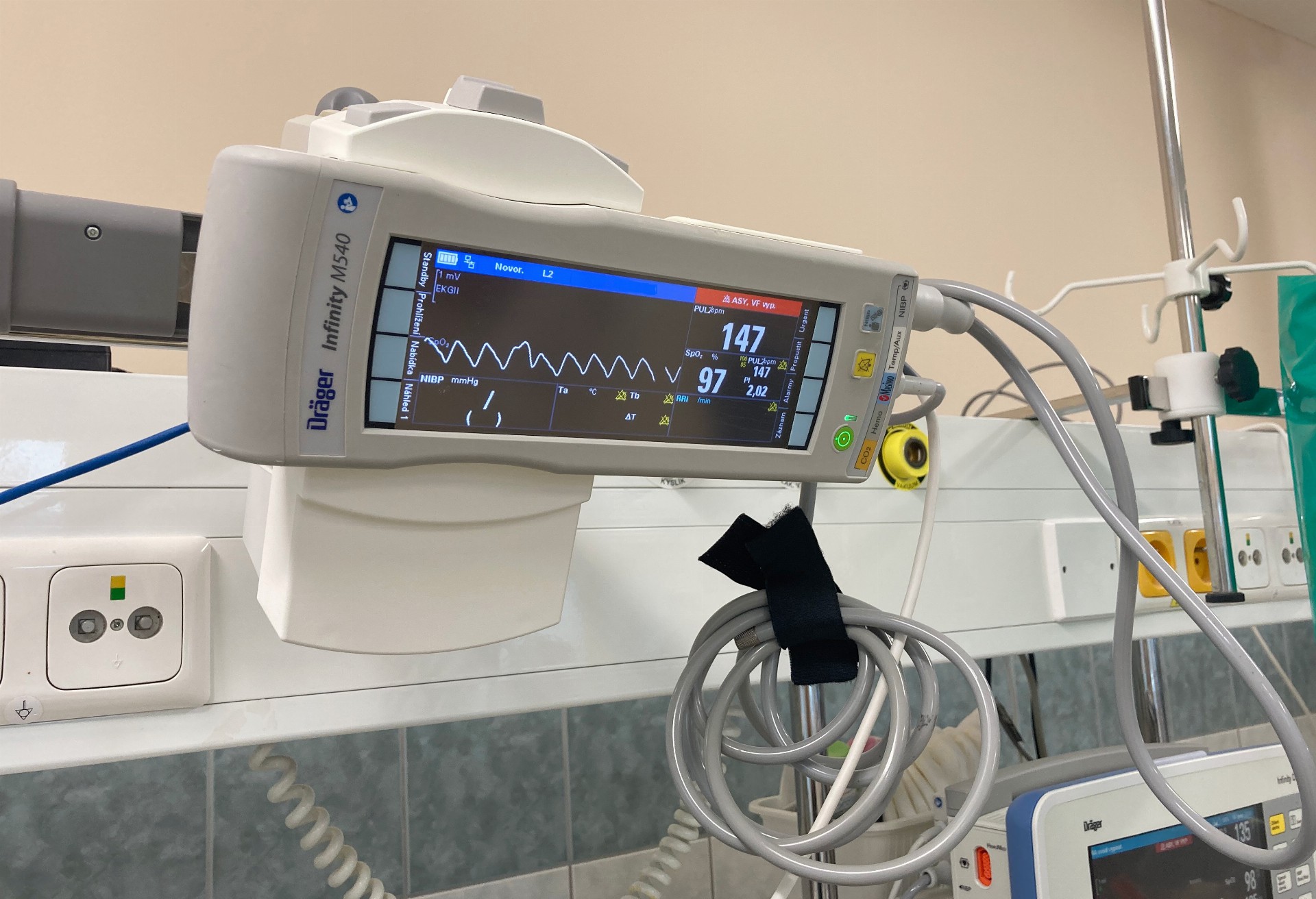 Kapka naděje nadělila novorozeneckému oddělení monitory životních funkcí